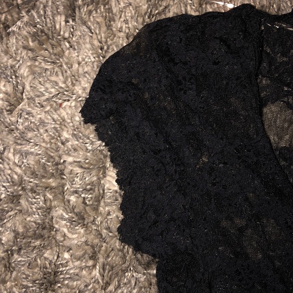 Lace top - Picture 3 of 4